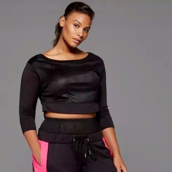 cropped long sleeve athletic top